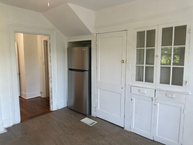 Photo - Charming 4 Bedroom House in Bedford