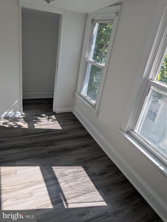 Photo - 206 Wesley St
