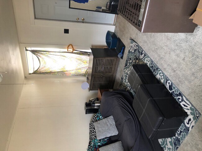 Photo - 547 Niagara St