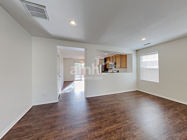 Photo - 251 Lonewolf Dr