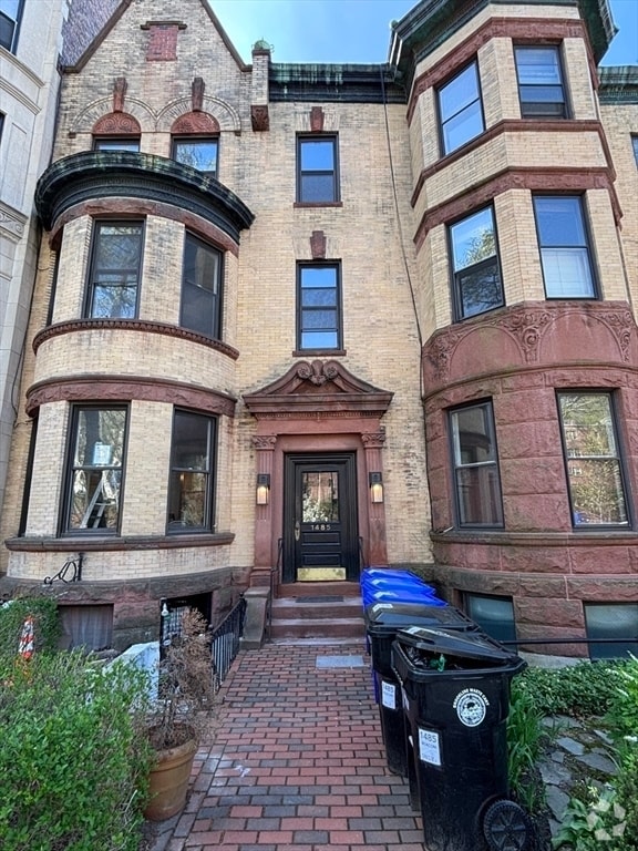 Building Photo - 1491 Beacon St Unit 2 Rental