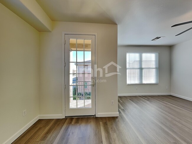 Photo - 881 S Storment Ln