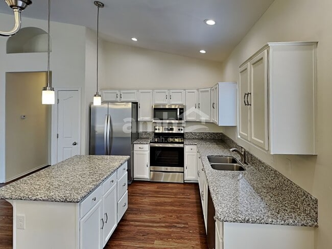 238 E Camino Limon Verde