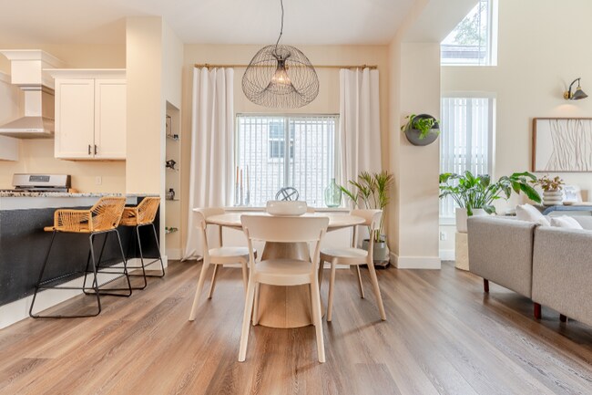 Photo - 409 Hideaway Ln