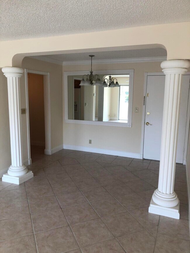 Photo - 3040 NE 16th Ave Unidad 303
