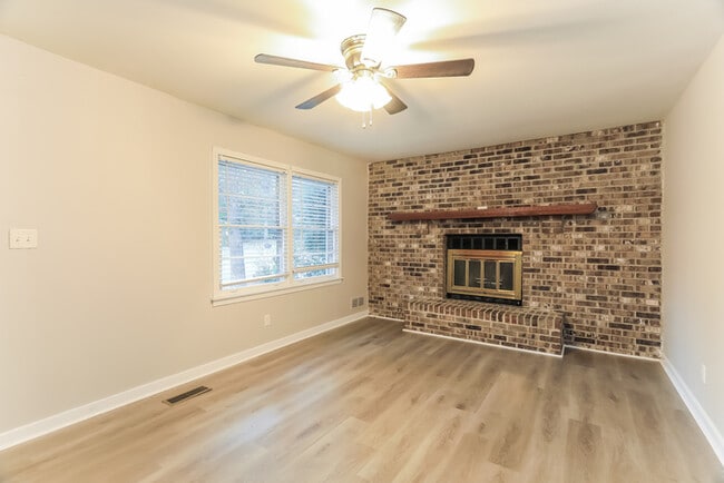 Photo - 624 26th Ave NW