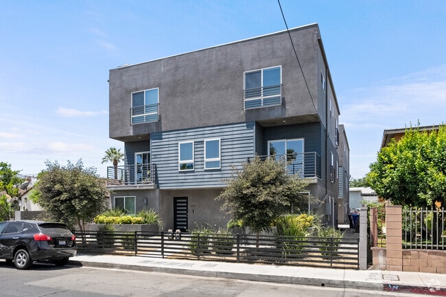 Building Photo - 5653 Fair Ave Rental