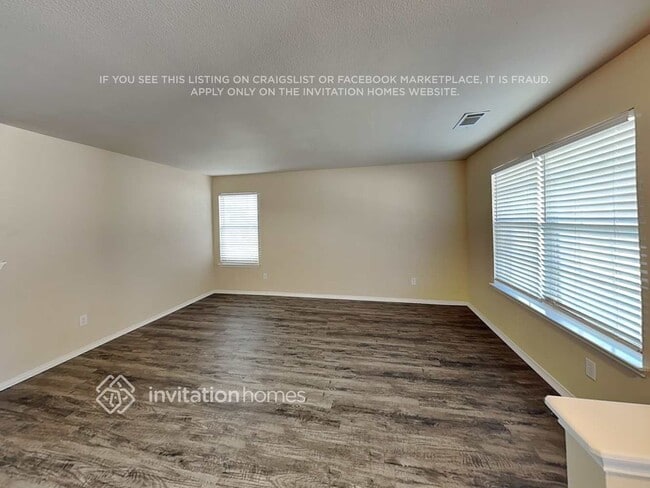 Photo - 5028 Raymond Dr