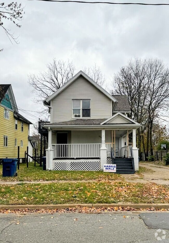 Building Photo - 628 W Ransom St Unit #2 - PLACEMENT Rental