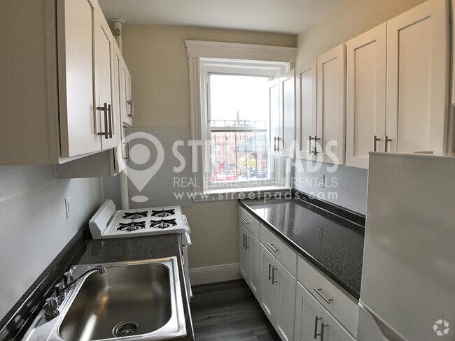 Building Photo - bedroom in Boston MA 02215 Rental