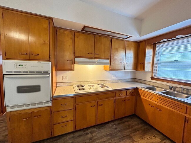 Photo - 4414-4416 Kenneth Ave Unidad 4414