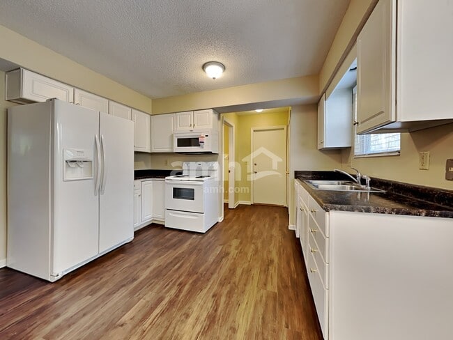 Photo - 3049 Granny Smith Ln