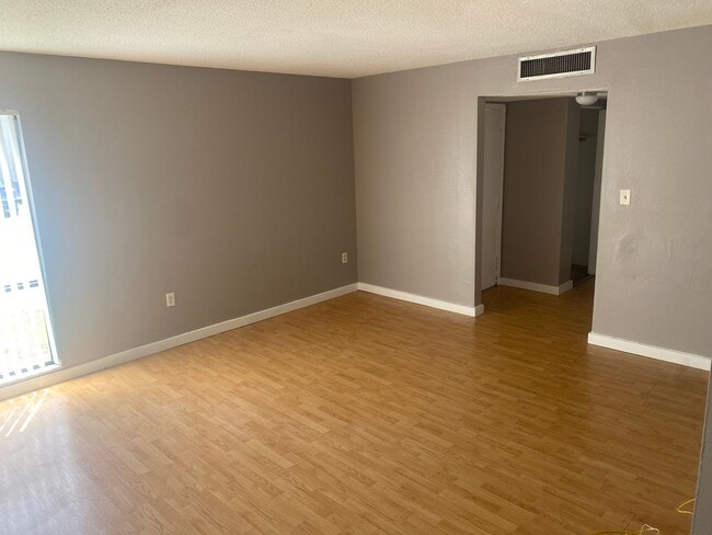 Spacious 1,226 SF Unit - 2 bd / 2 ba near ... - Spacious 1,226 SF Unit - 2 bd / 2 ba near ... Rental