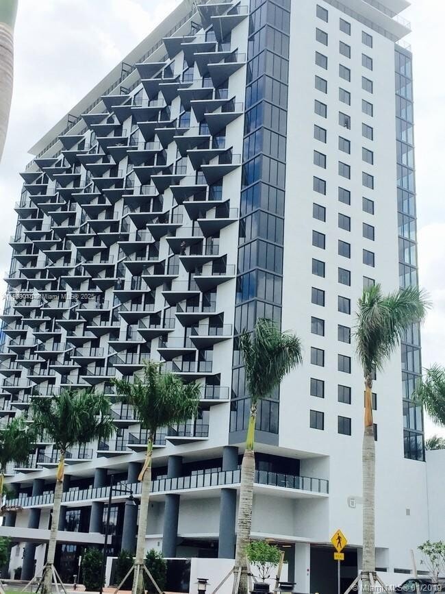 Building Photo - 5252 NW 85th Ave Unit 1008