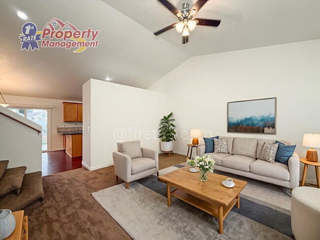 Photo - 1923 N Tyra Ave