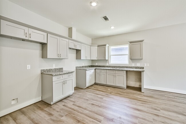 Photo - 440 Ave B