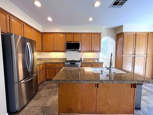 6079 Paseo Pradera