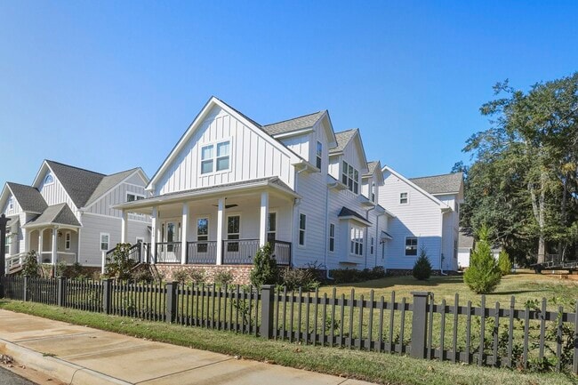 Photo - 4056 Biltmore Ave