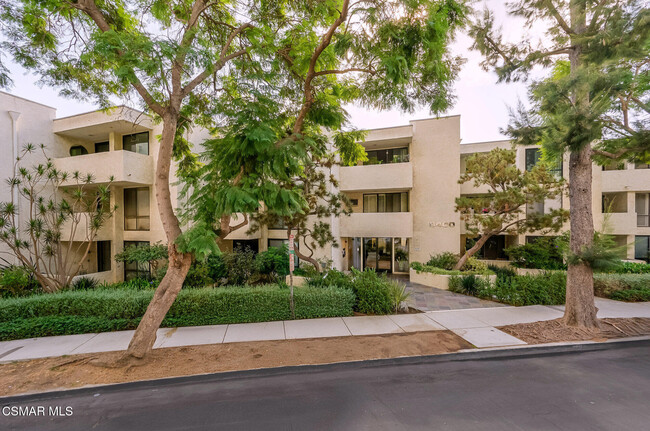 Photo - 8400 De Longpre Ave Condominio