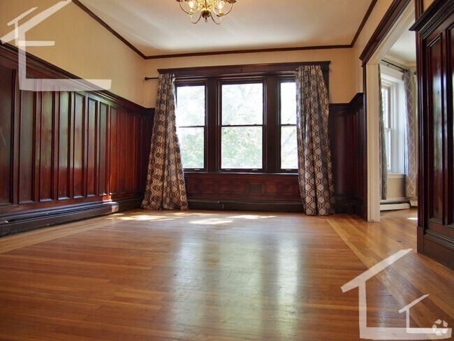 Building Photo - Unique BU Apartment