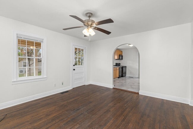 Photo - Gorgeous 3bed/2ba minutes from UNA