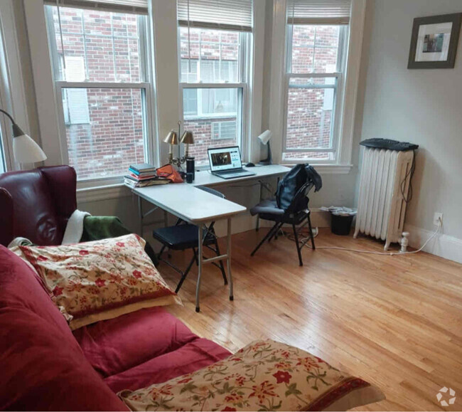 Building Photo - 156 Summer St Rental