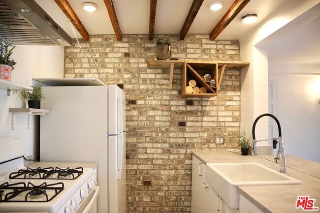 Photo - 1765 Griffith Park Blvd Unit 1765 Griffth Park Blvd