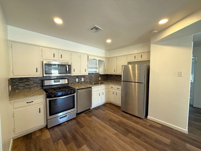 Photo - 828 Horseshoe Dr