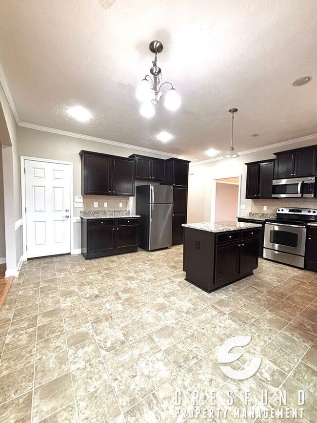 Photo - 15-20 Minutes from Fort Bragg and Cape Fear Valley! 4 Bed, 2.5 Bath AVAILABLE FOR MOVE IN NOW!