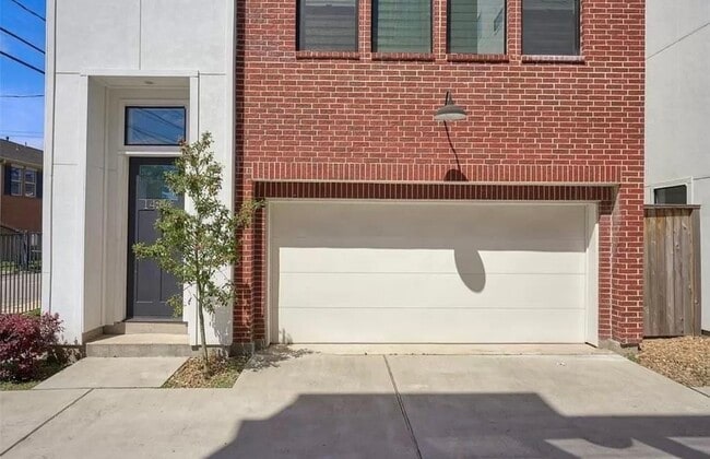 Photo - 1416 Ruthven St