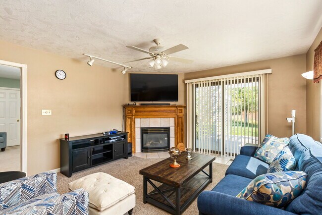 Photo - 412 27th St NW