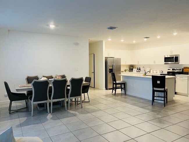 Photo - 5 Bedroom Single Family Home in Miami