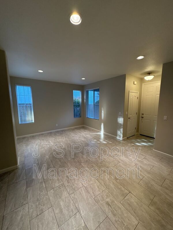 Photo - 9542 Windrose Ln