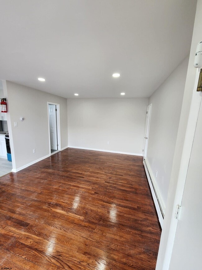 2304 Hamilton Ave Unit 11