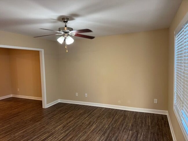 Photo - Nice Town Home near hospital in Concord.