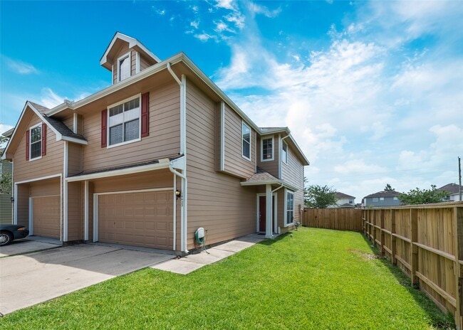 Building Photo - 14425 Rosehedge Ct Rental