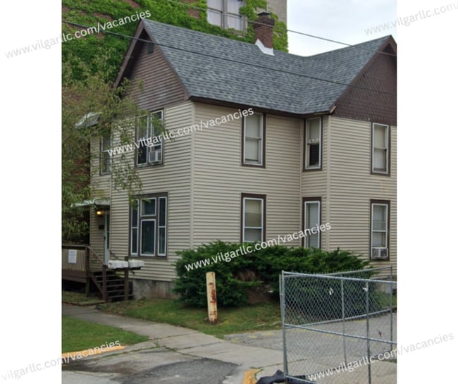 Building Photo - 708 Perry St Unit 1