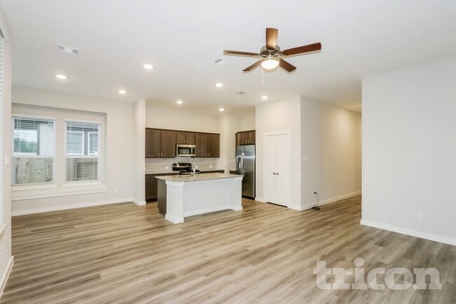 Photo - 2411 Cohorn Trl