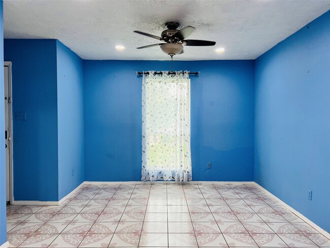 Photo - 17131 Hewing Dr