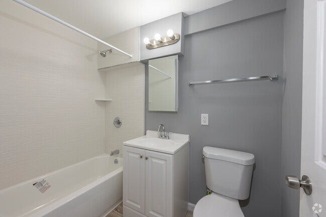 223 Meadow St - 3BD, 2BA - Second Bathroom