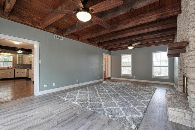 Photo - 2105 Vivian Dr