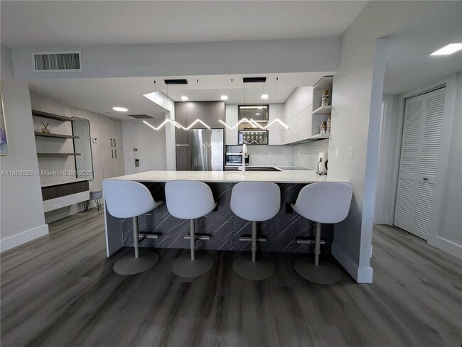 Photo - 500 Three Islands Boulevard Unidad 808