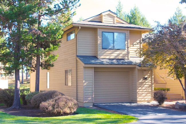 Building Photo - 36 Fairway Village Ln Rental