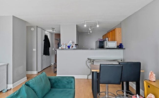 Photo - 655 W Irving Park Rd Unit 5305