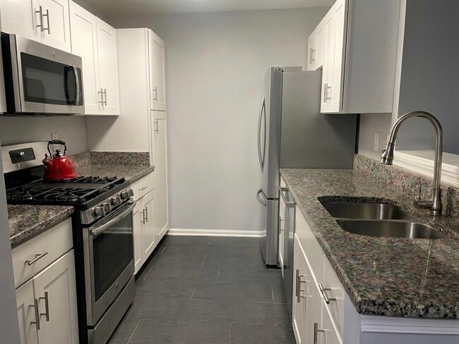 Cocina - 10024 Vanderbilt Cir Unidad 8