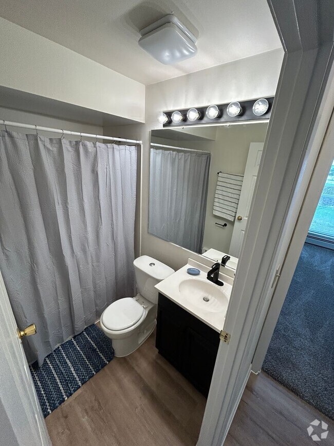 Building Photo - Convenient & Newly Updated 1-Bedroom Apart... Unit 06-1459 Henley of Troy LLC Rental