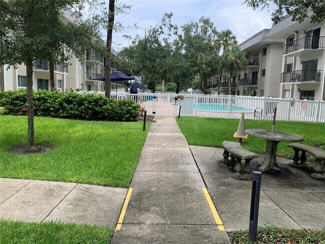 4611 W Fig St Unit 210