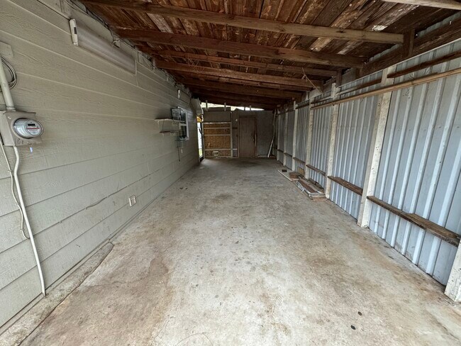 Photo - 101 S 8th Ave