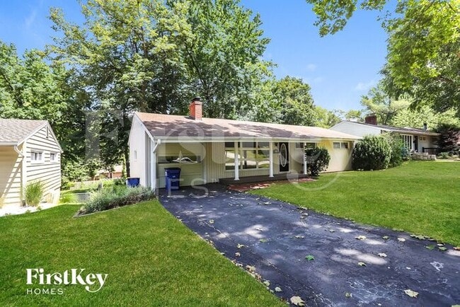 Photo - 7923 Maple St