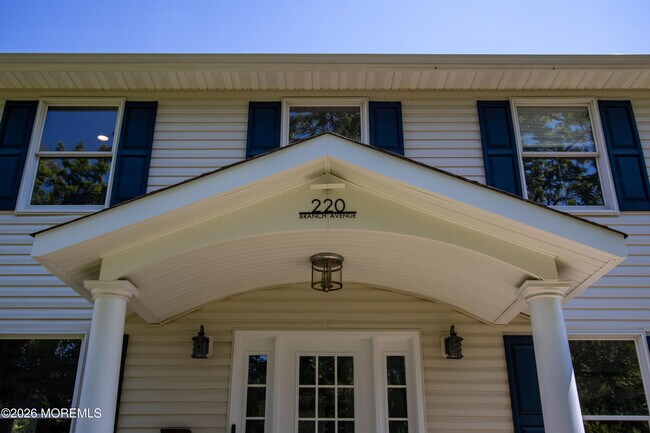 Photo - 220 Branch Ave